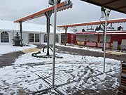 M&uuml;nchner Wei&szlig;biergarten im Schnee auf dem Fr&uuml;hlingsfest M&uuml;nchen 2017 (&copy;Foto: Martin Schmitz)